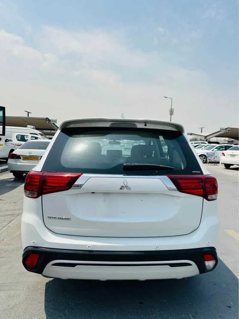 2020 Mitsubishi Outlander in Dubai