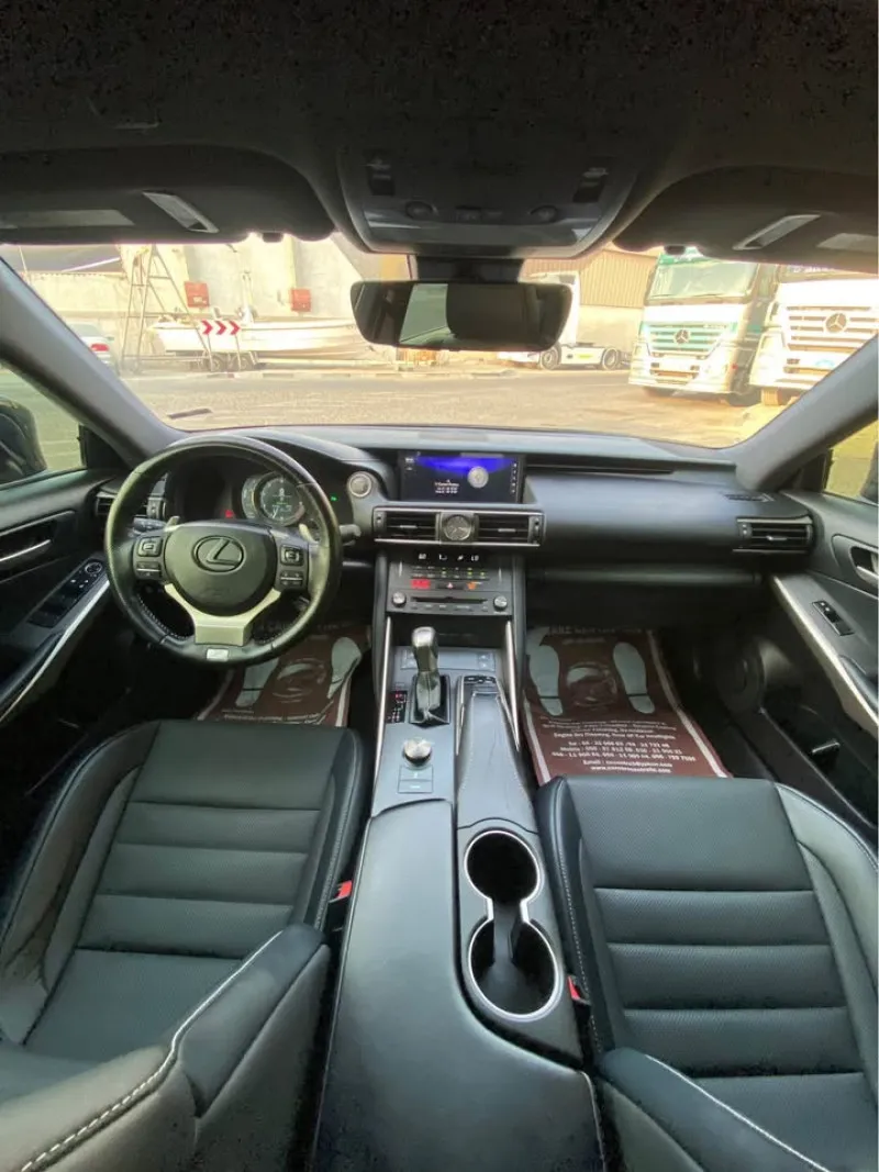 2019 Lexus IS in Dubai