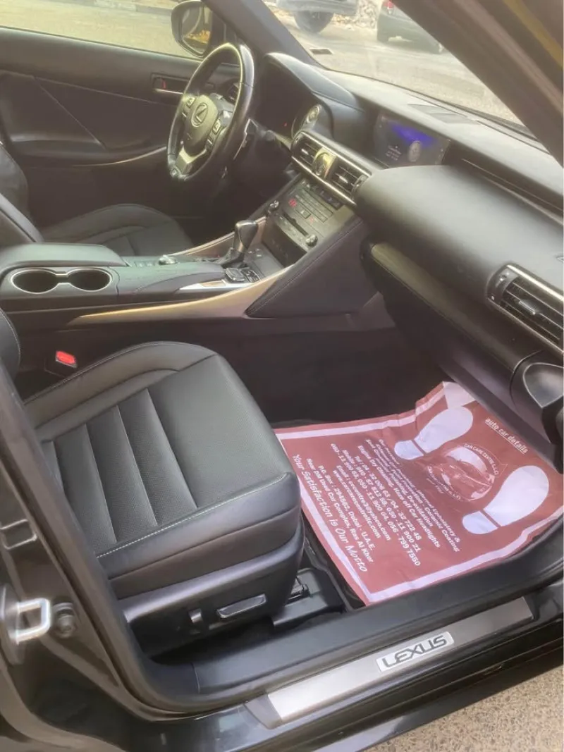 2019 Lexus IS in Dubai