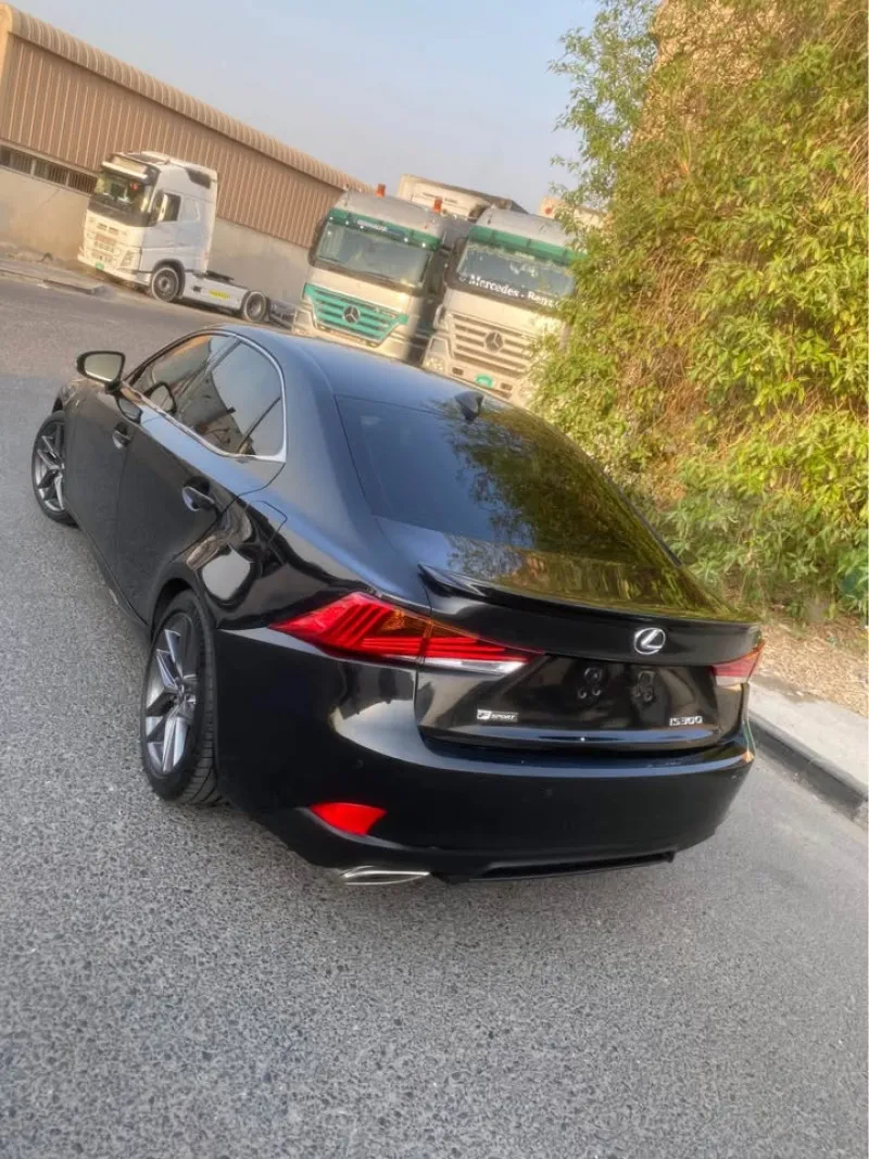 2019 Lexus IS in Dubai
