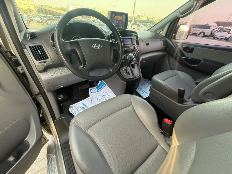 2016 Hyundai H1 in Dubai
