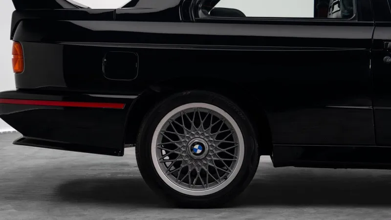 1990 BMW M5 in Dubai