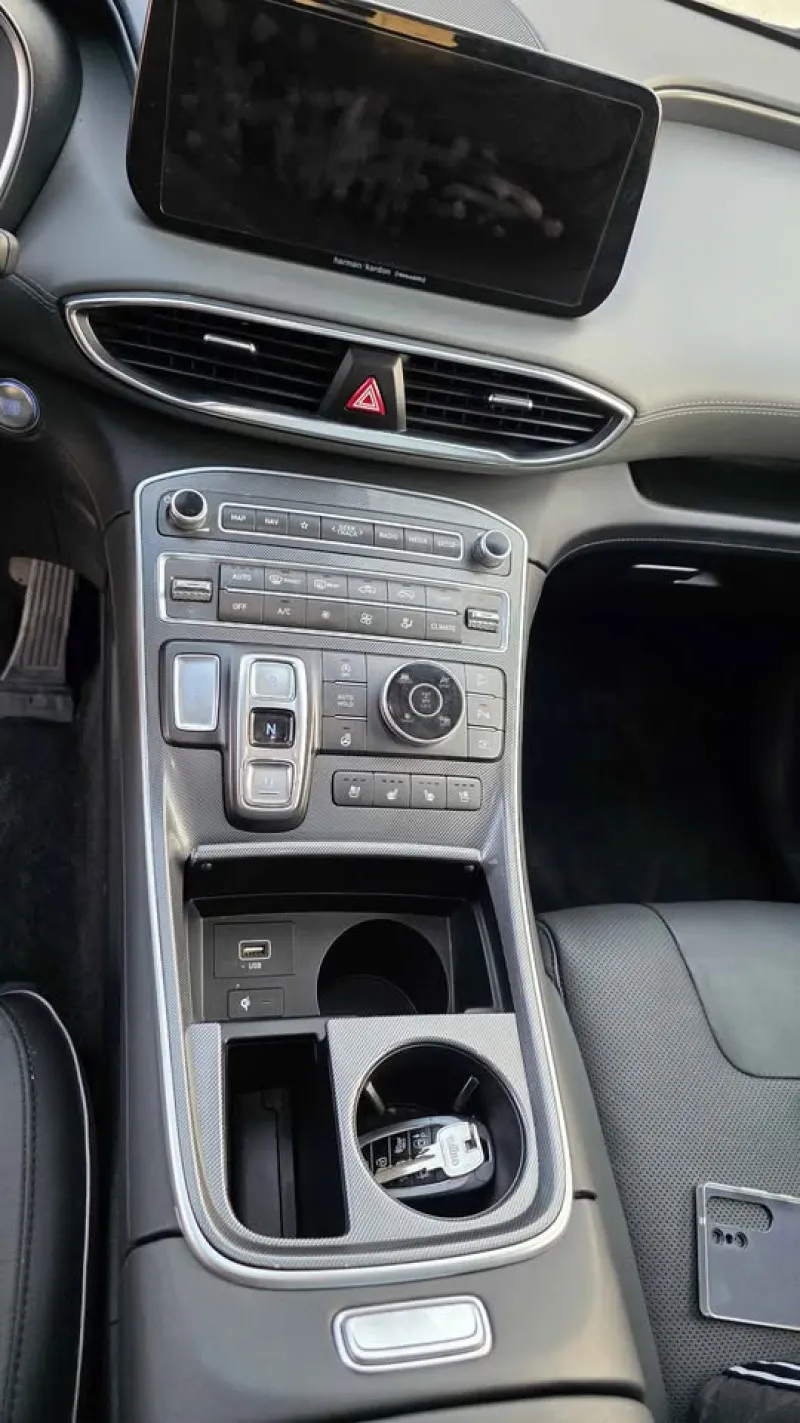 2023 Hyundai Santa Fe in Dubai