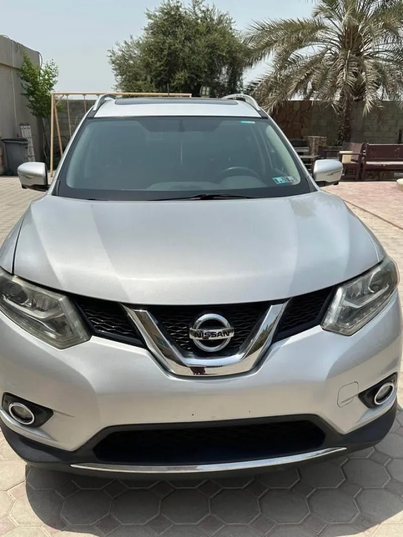 2015 نيسان روج in Dubai