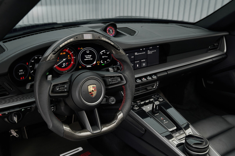 2019 Porsche 911 Carrera in dubai