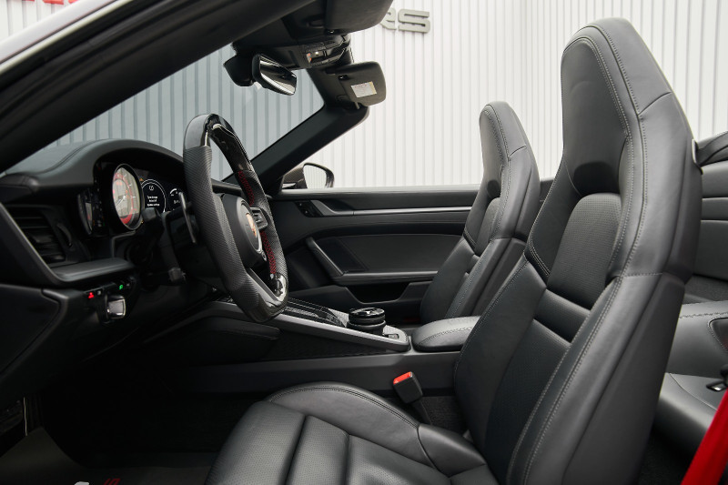 2019 Porsche 911 Carrera in dubai