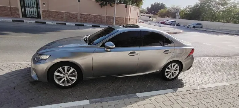 2016 لكزس أي أس ٢٠٠ in Dubai
