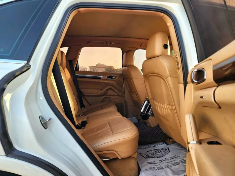 2013 Porsche Cayenne in Dubai