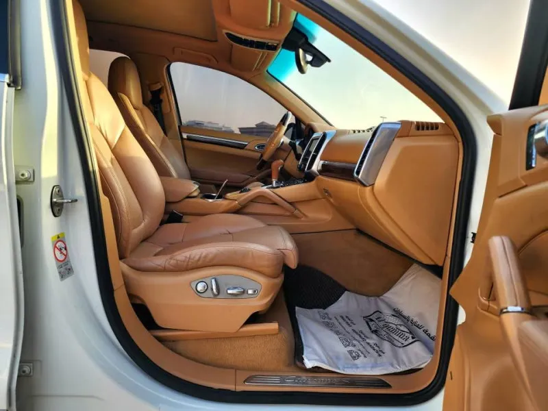 2013 Porsche Cayenne in Dubai