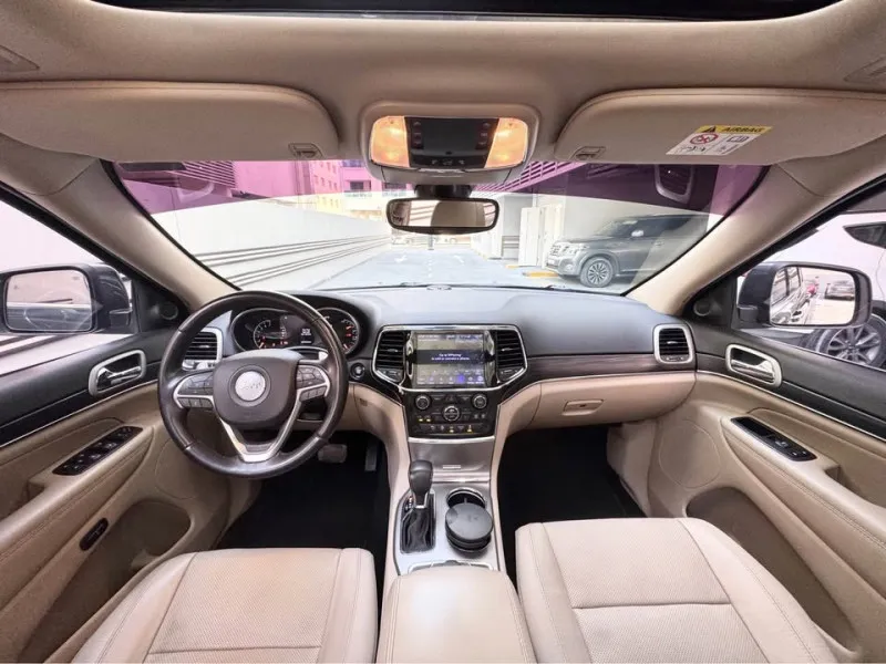 2021 Jeep Grand Cherokee in Dubai