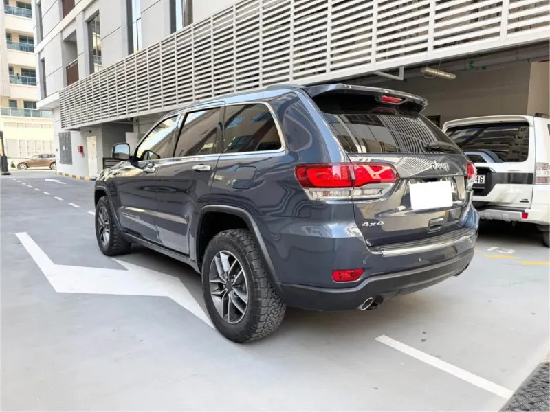 2021 Jeep Grand Cherokee in Dubai