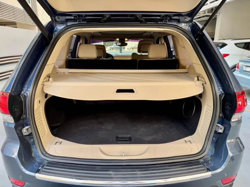 2021 Jeep Grand Cherokee in Dubai