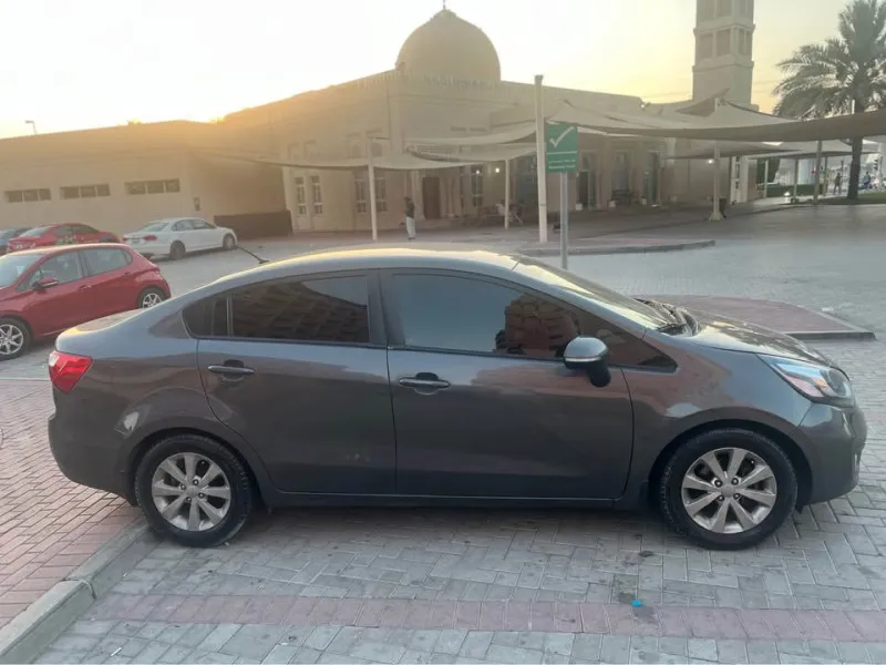 2014 كيا ريو in Dubai