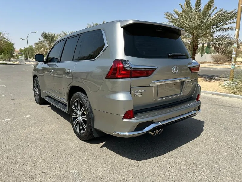 2021 Lexus LX 570 in Dubai