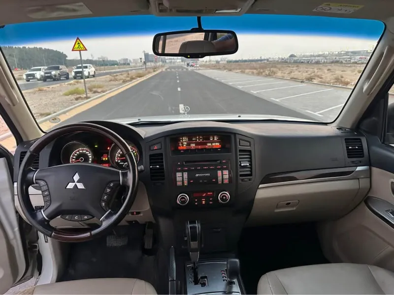 2013 Mitsubishi Pajero in Dubai