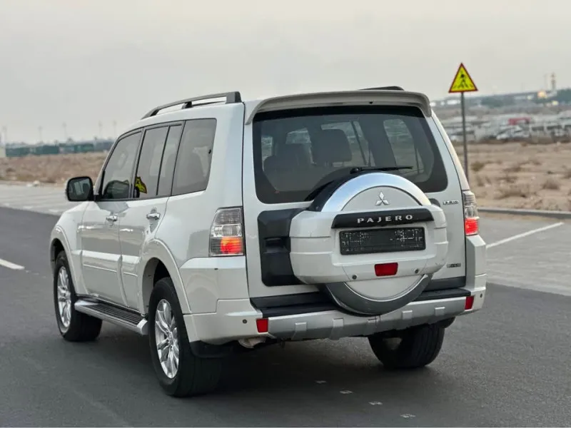 2013 Mitsubishi Pajero in Dubai