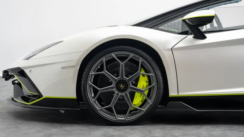 2022 Lamborghini Aventador in Dubai