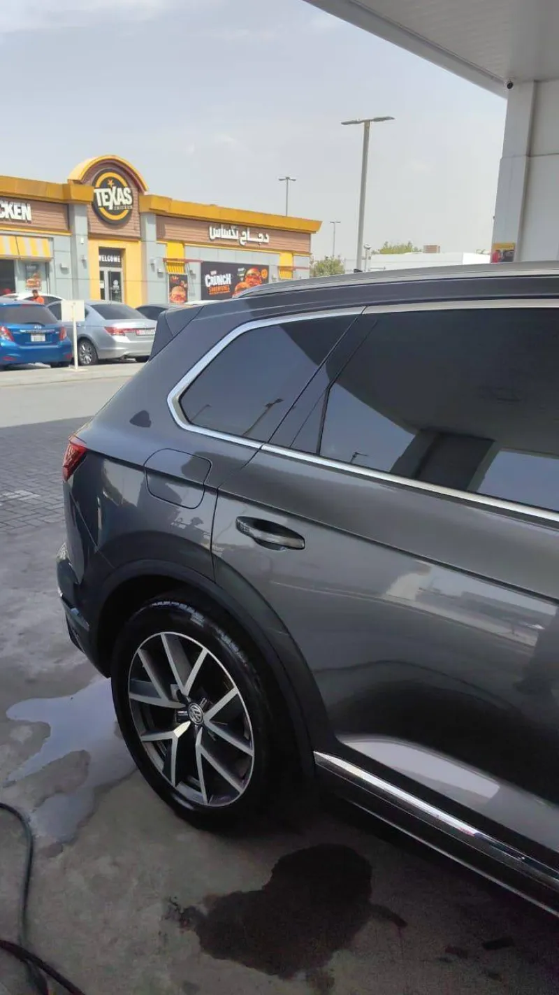 2019 Volkswagen Touareg in Dubai
