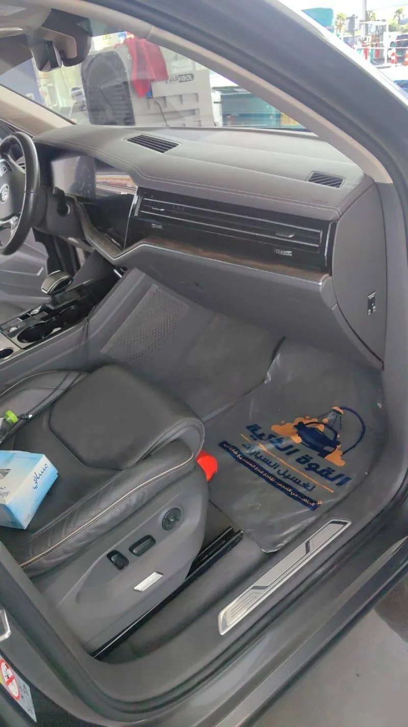 2019 Volkswagen Touareg in Dubai