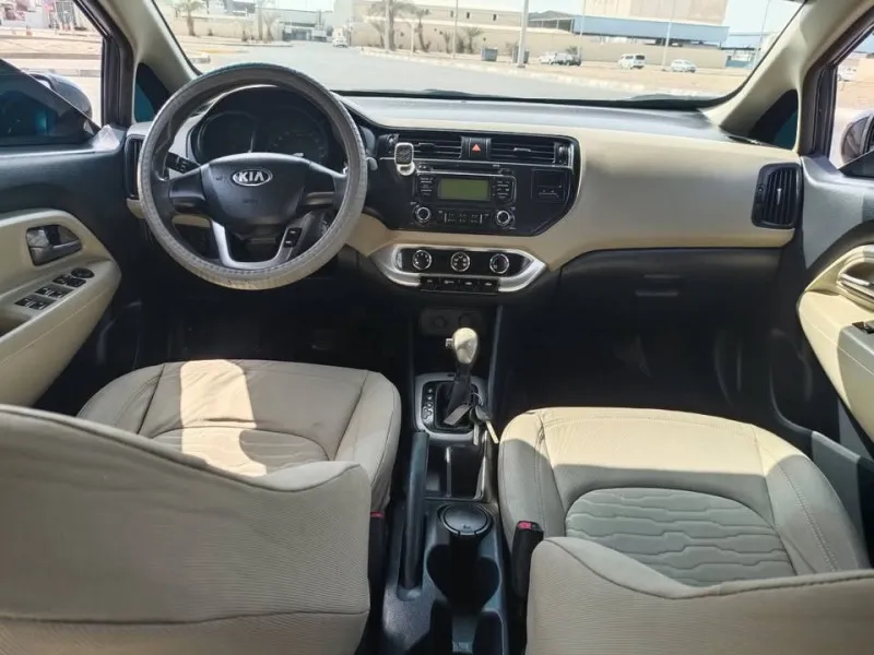 2015 كيا ريو in Dubai