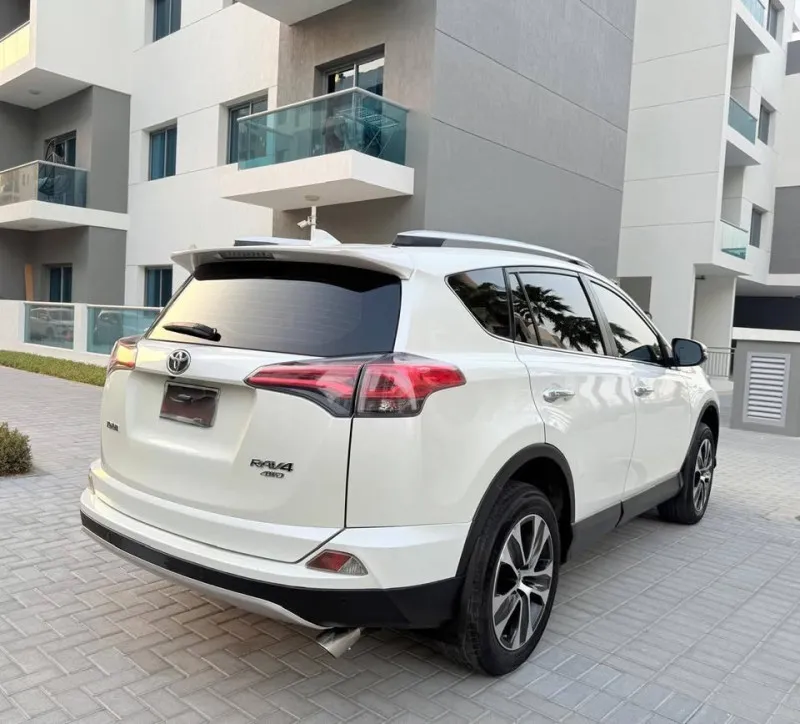 2018 تويوتا راف ٤ in Dubai