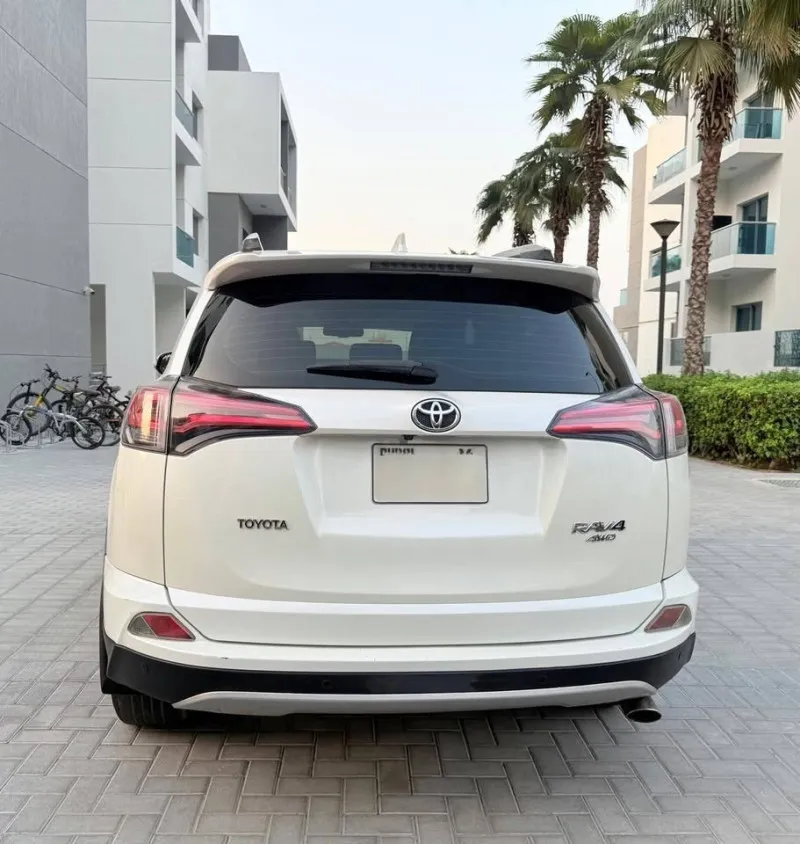 2018 تويوتا راف ٤ in Dubai