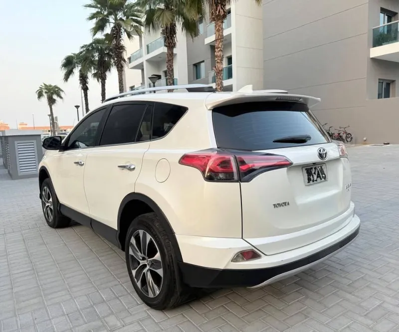2018 تويوتا راف ٤ in Dubai