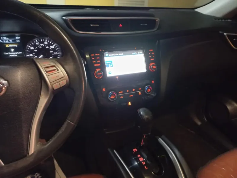 2015 Nissan Rogue in Dubai