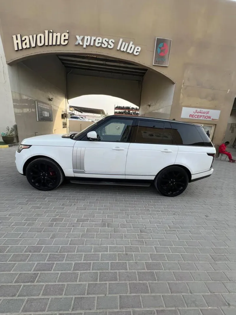 2016 Land Rover Range Rover in Dubai