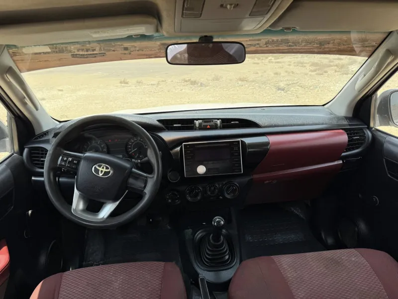 2016 تويوتا هايلوكس in Dubai