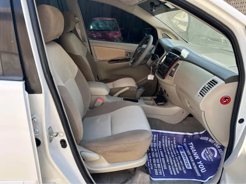 2015 Toyota Innova in Dubai