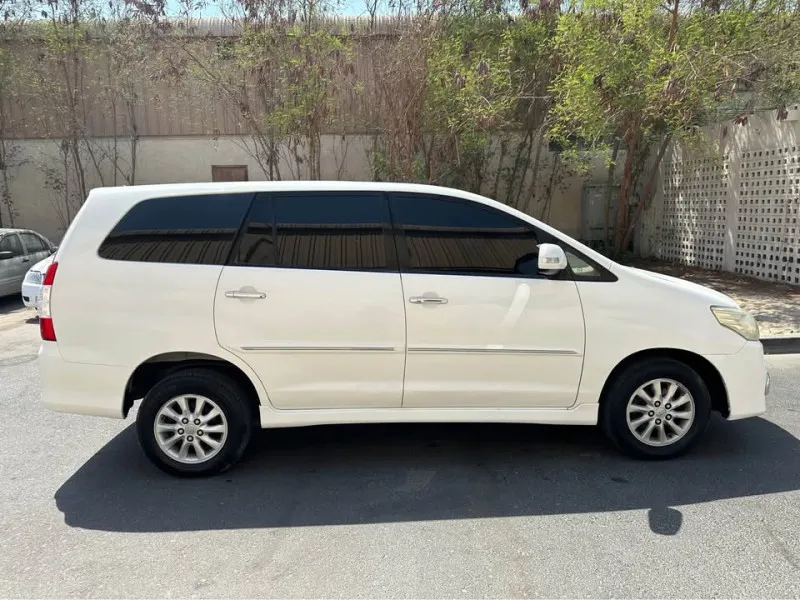 2015 Toyota Innova in Dubai