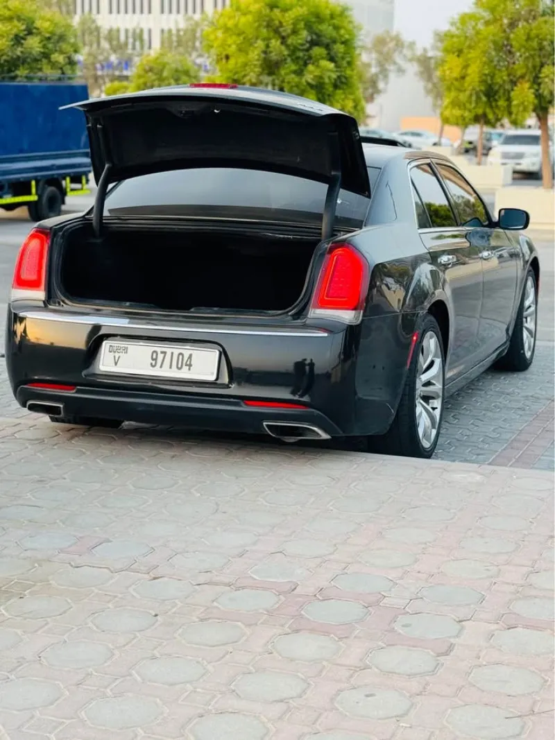 2019 كرايسلر ٣٠٠ in Dubai