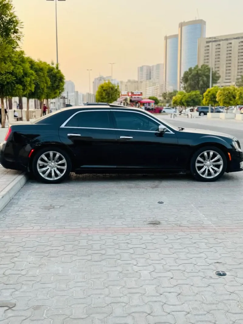 2019 كرايسلر ٣٠٠ in Dubai