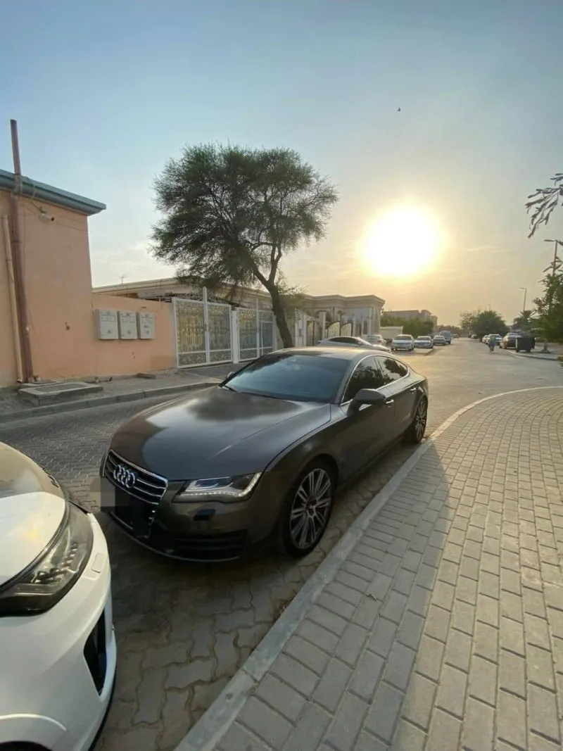 2011 اودي آي ٧ in Dubai