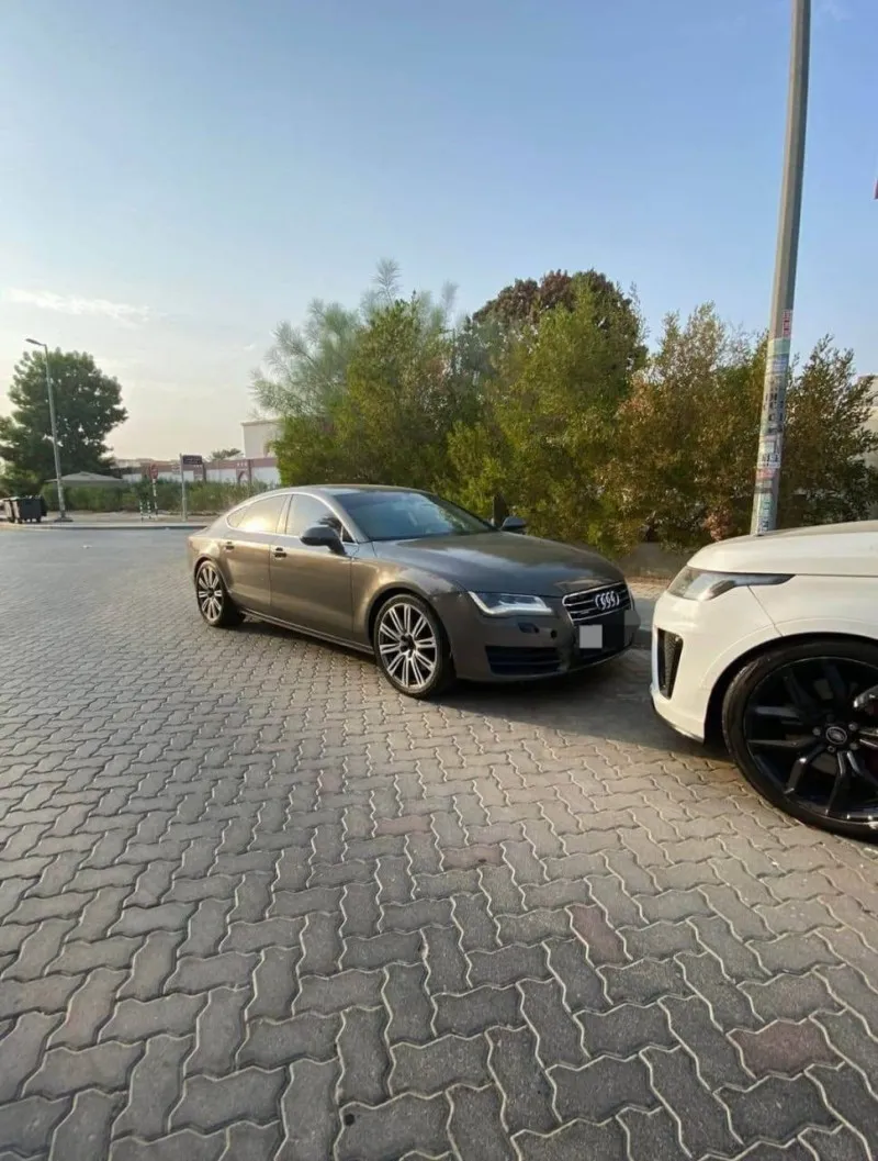 2011 اودي آي ٧ in Dubai