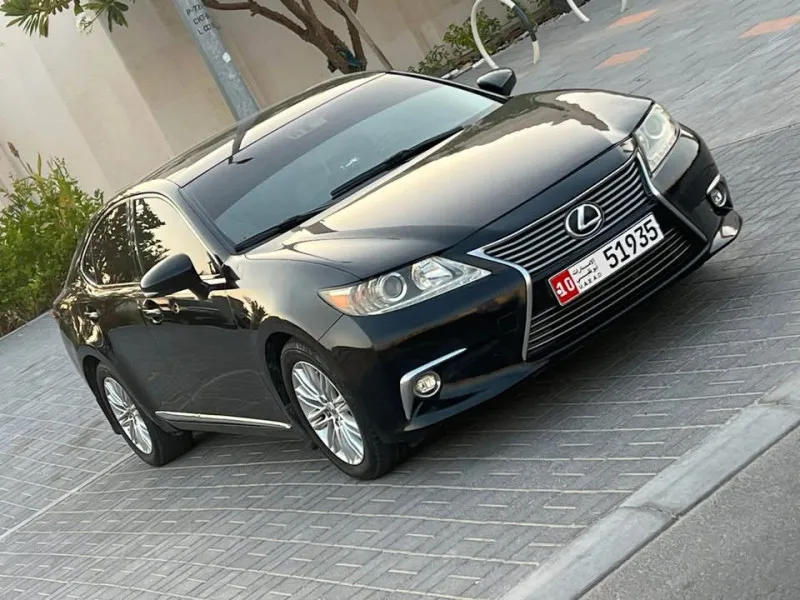 2015 Lexus ES in Dubai
