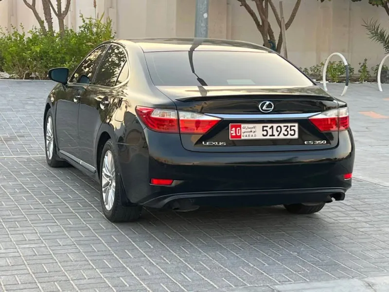 2015 Lexus ES in Dubai