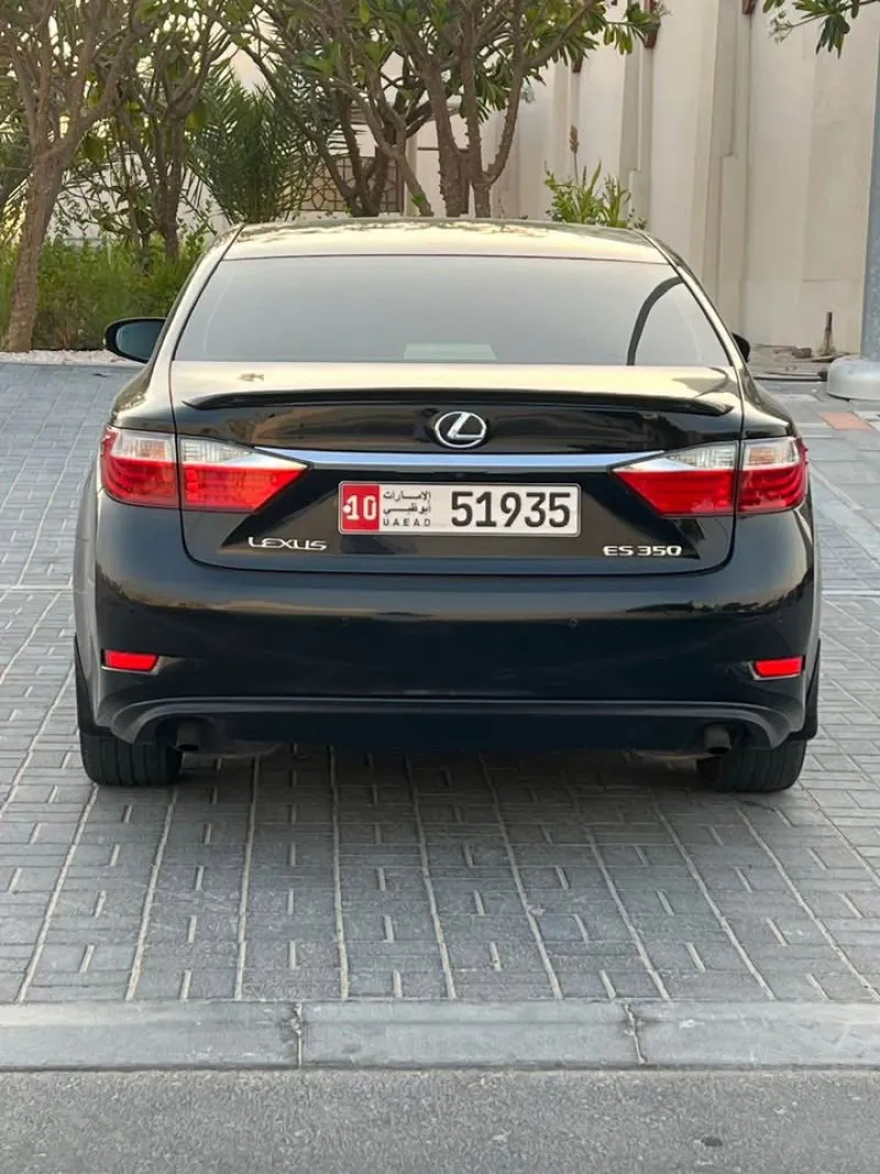 2015 Lexus ES in Dubai