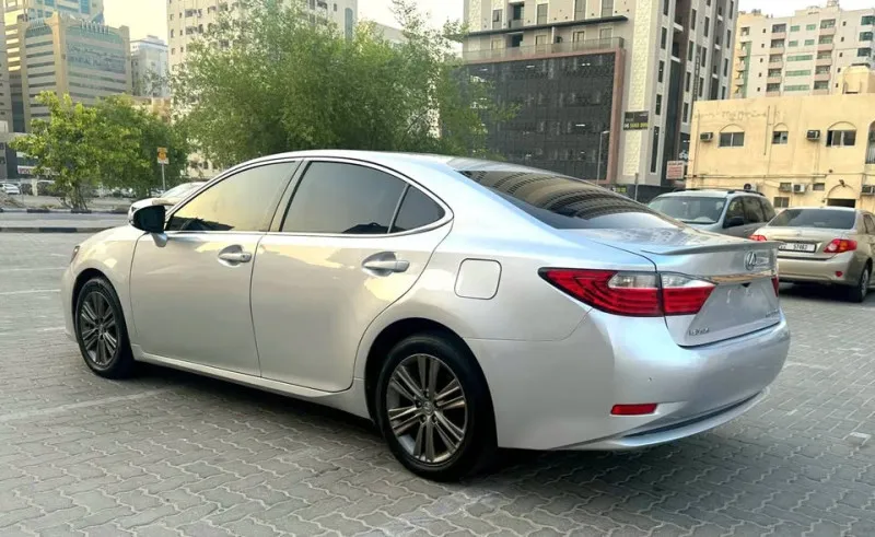 2014 Lexus ES in Dubai