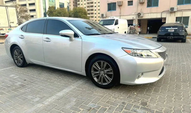 2014 Lexus ES in Dubai