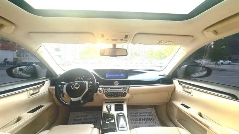 2014 Lexus ES in Dubai