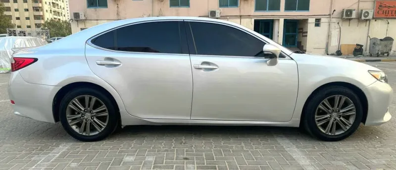 2014 Lexus ES in Dubai