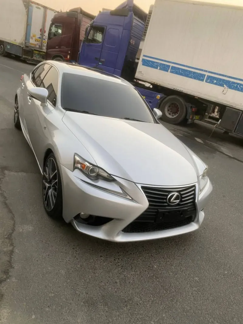 2014 Lexus IS in Dubai