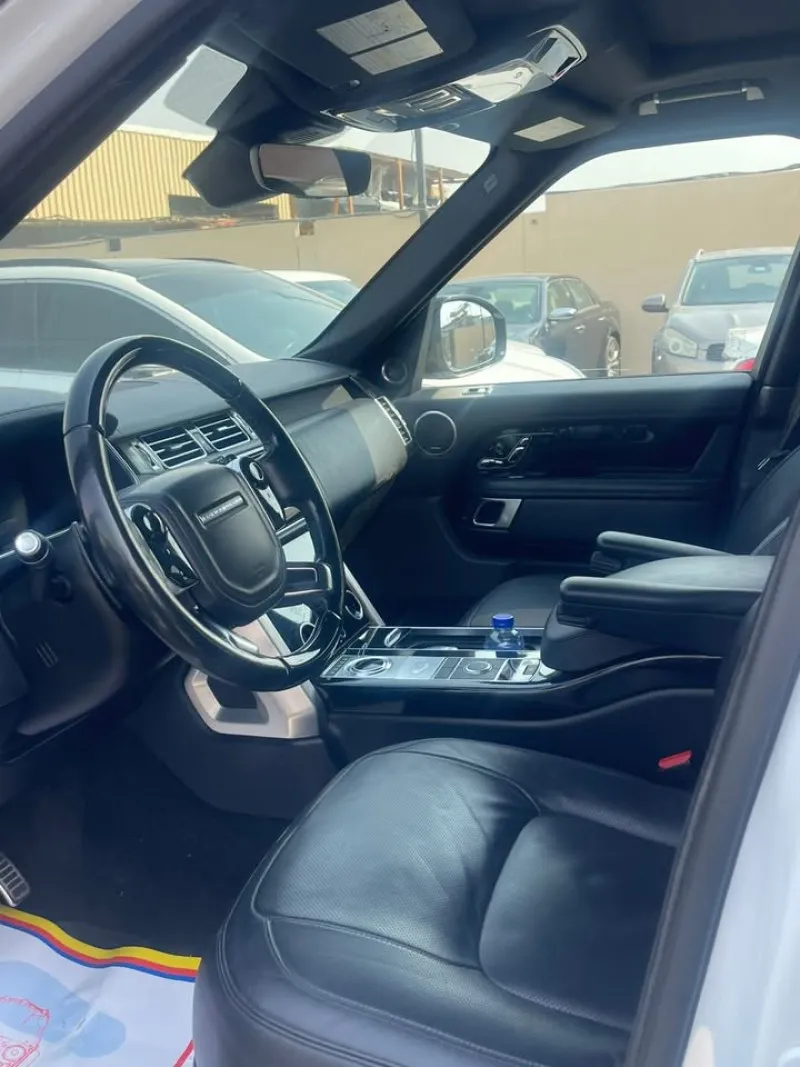 2018 Land Rover Range Rover in Dubai