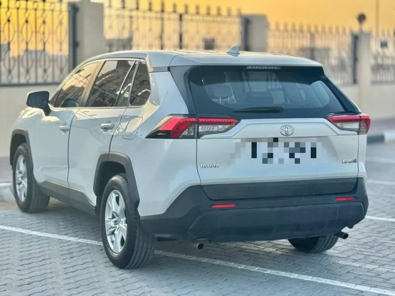 2023 تويوتا راف ٤ in Dubai