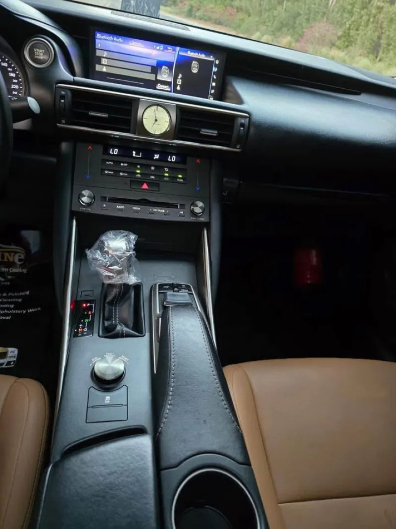 2019 Lexus IS in Dubai