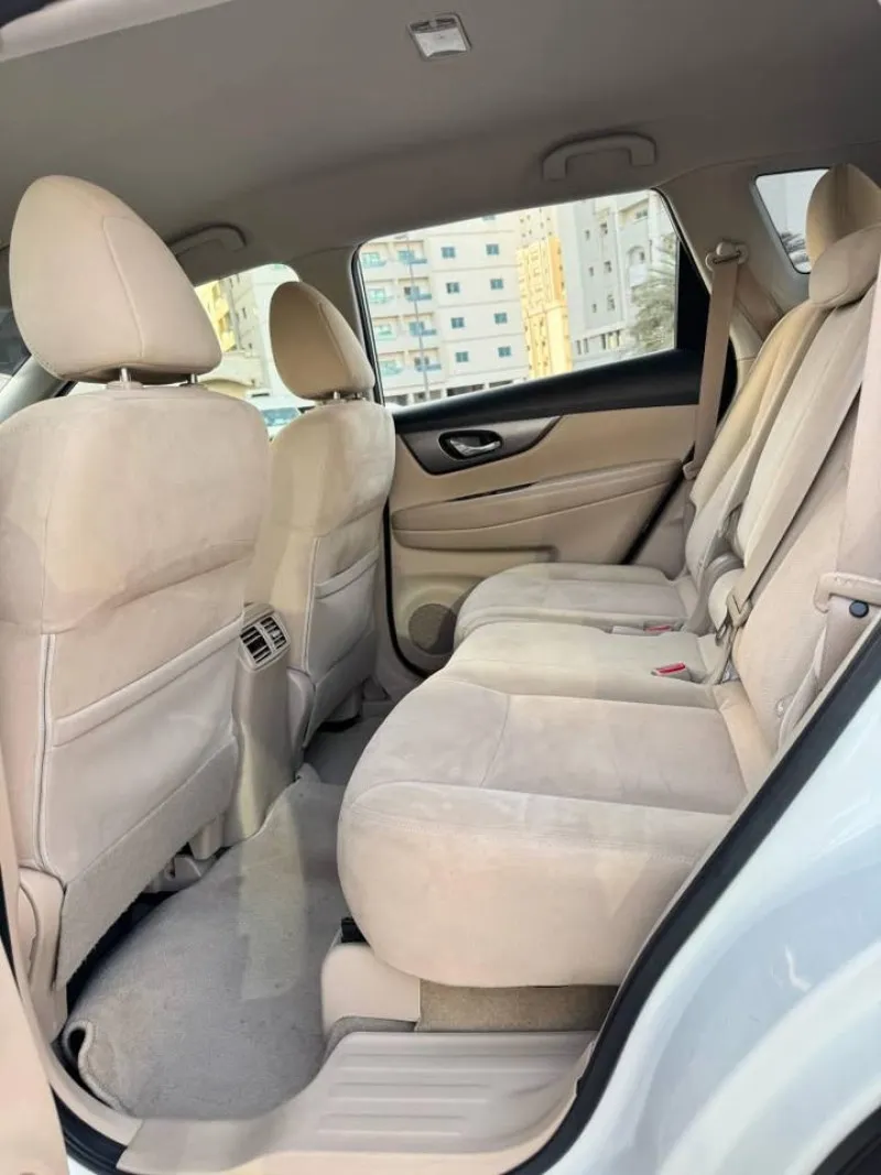 2015 نيسان اكس تريل in Dubai
