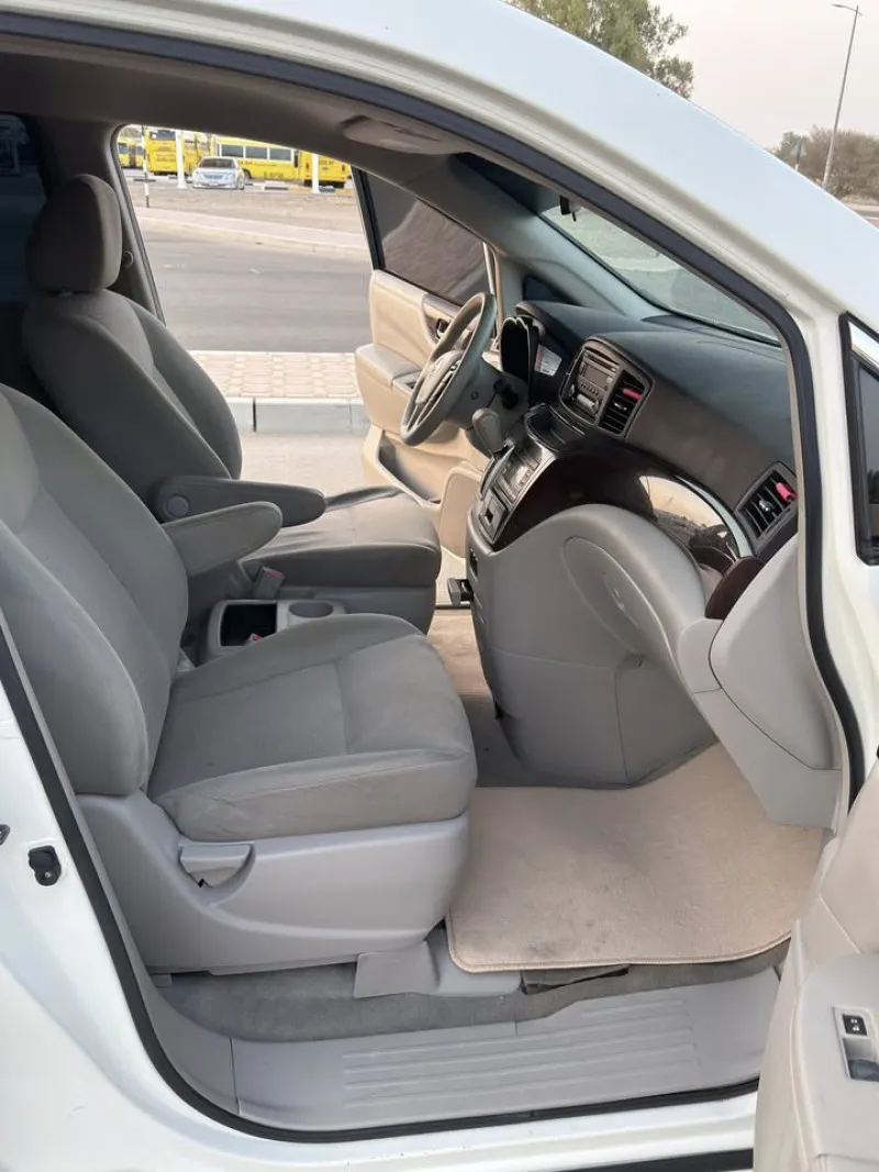 2014 Nissan Quest in Dubai