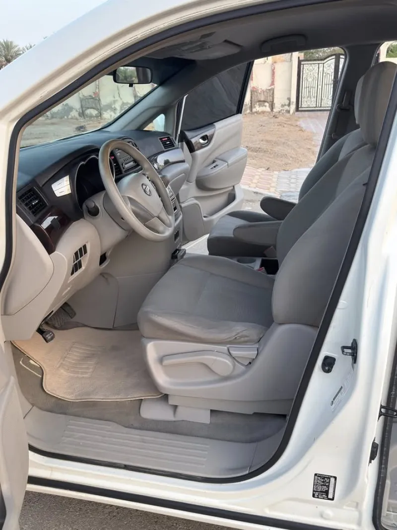 2014 Nissan Quest in Dubai
